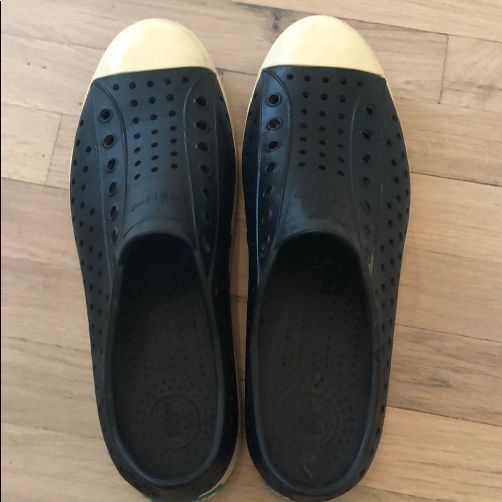 Native shoes in navy